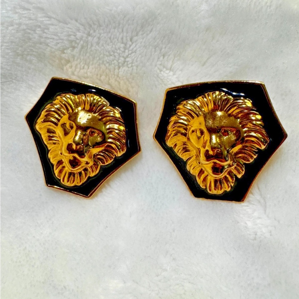 Vintage Lion Head Statement Post Earrings Gold Tone Black Enamel